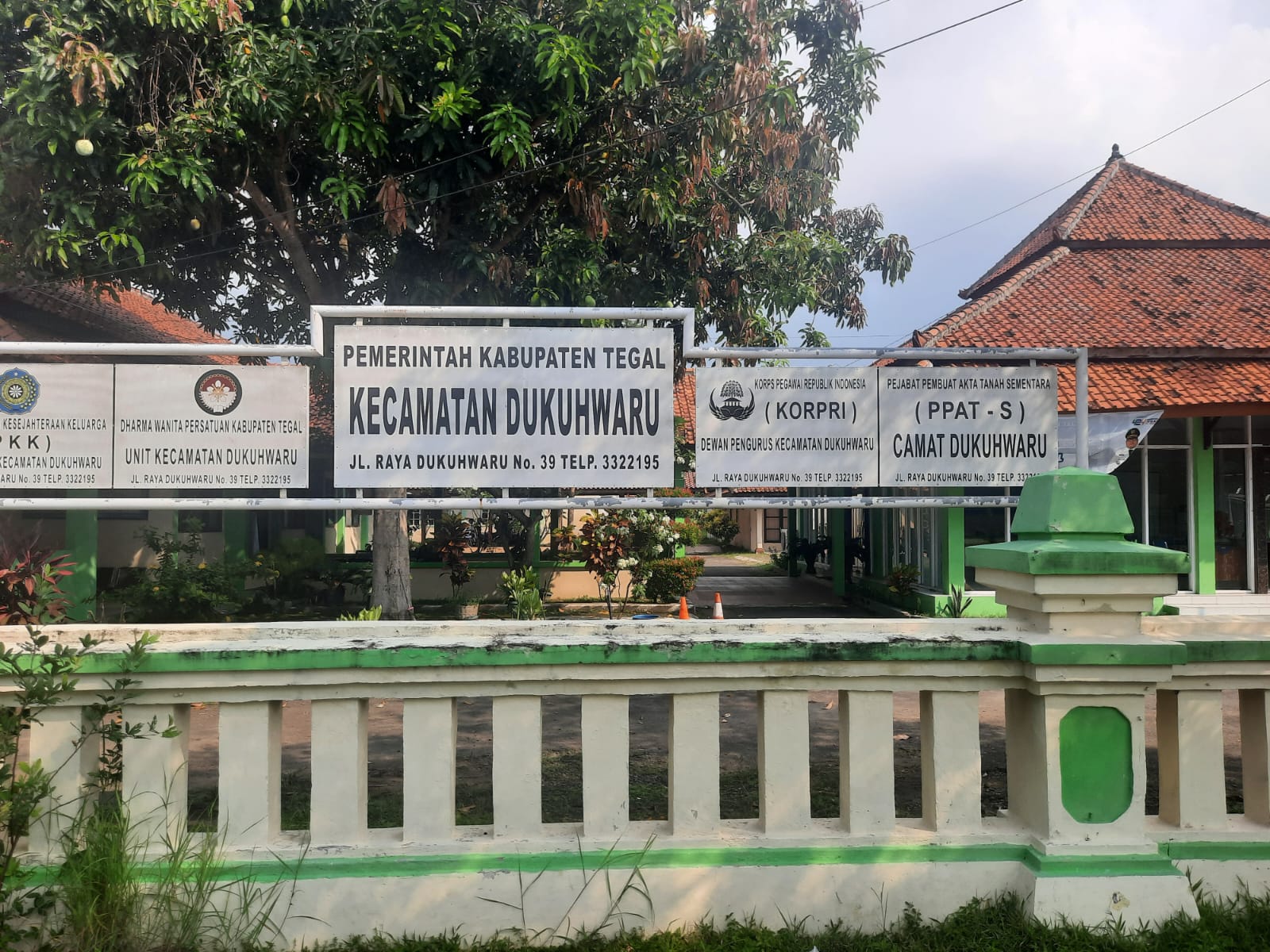 kantor-kecamatan-dukuhwaru